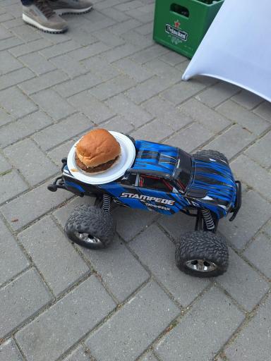 Foto 1 van 4 bij het verslag van Buurtfeest Kraatsweg