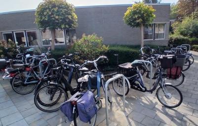 De fietsen veilig gestald.